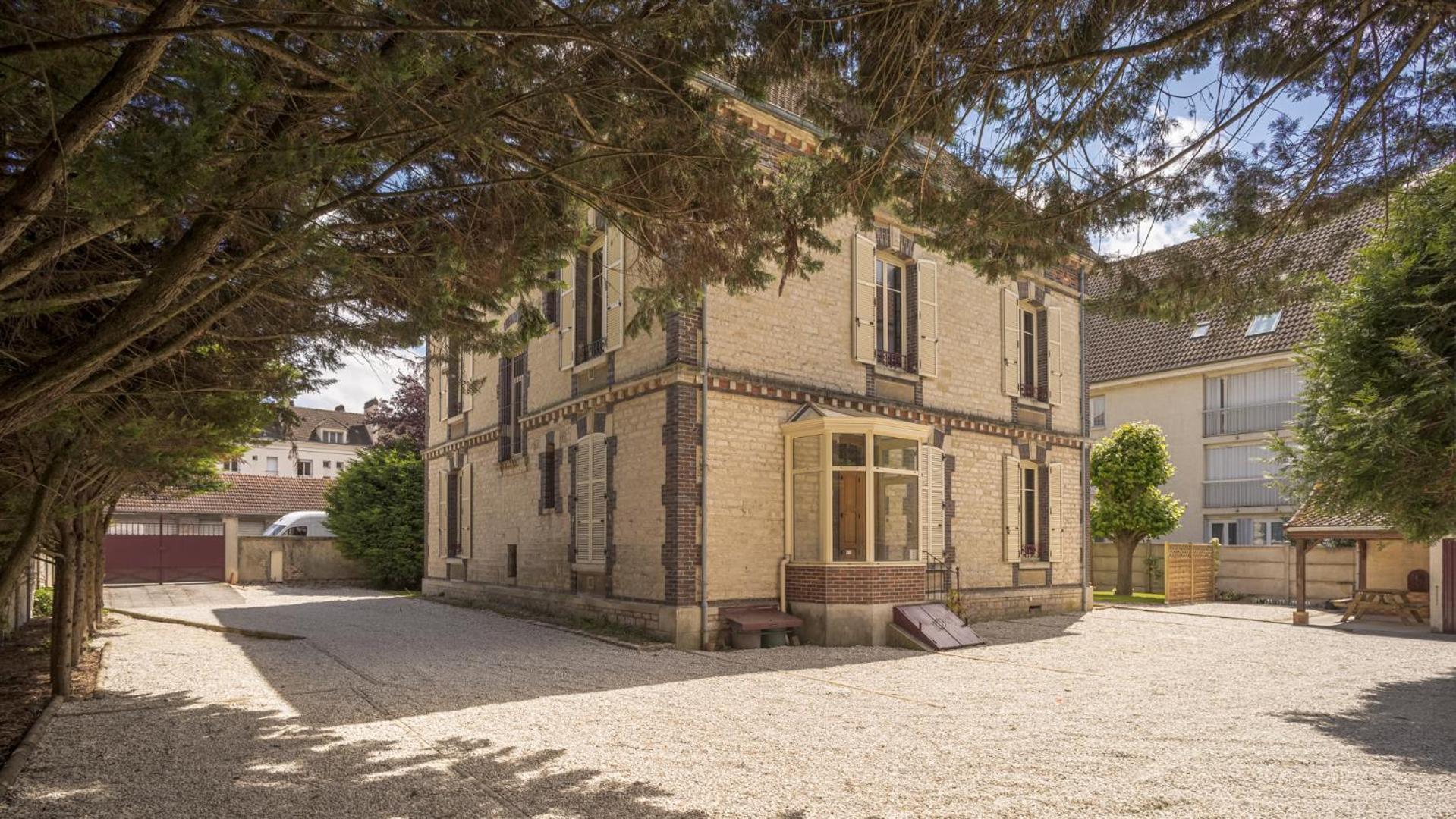 Bonappart 2 - Charme Napoleonien & Confort Troyes Exterior photo