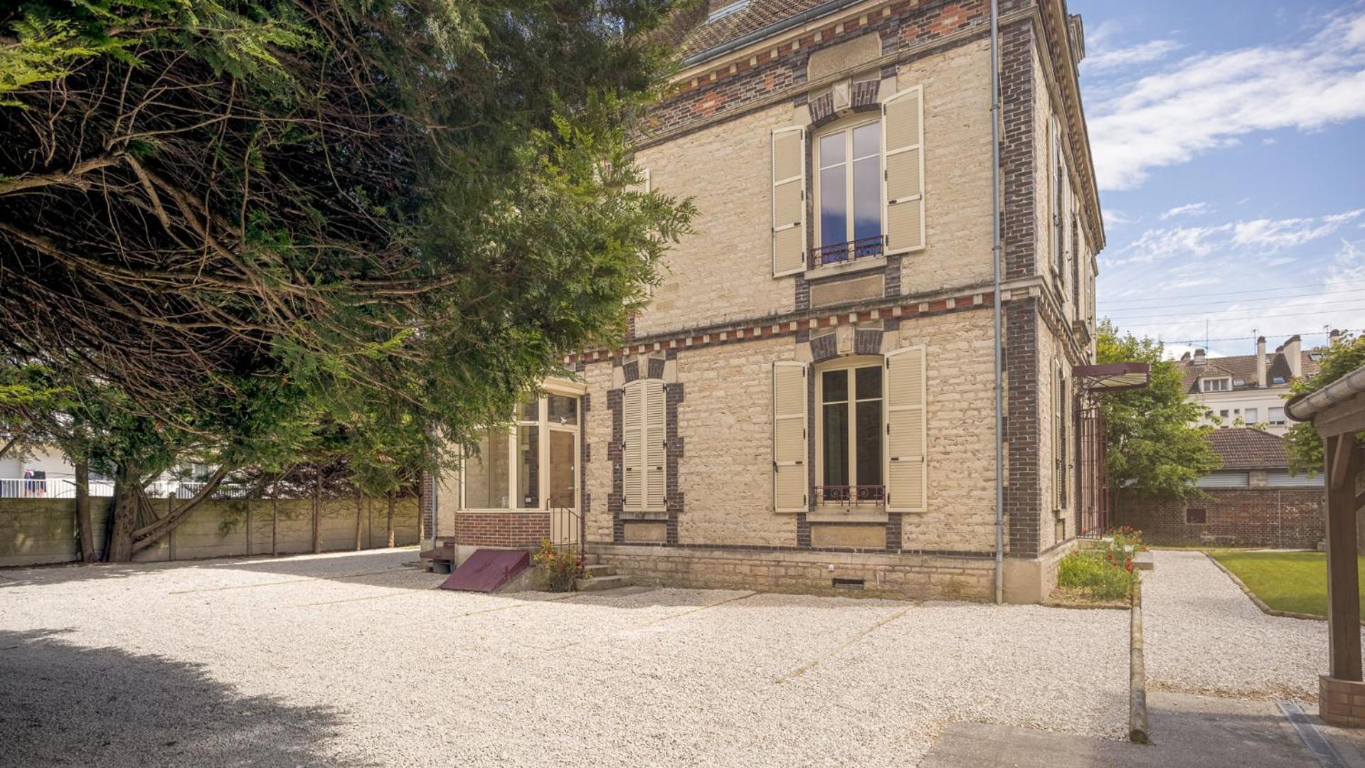 Bonappart 2 - Charme Napoleonien & Confort Troyes Exterior photo